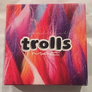 MAC TROLLS beauty powder